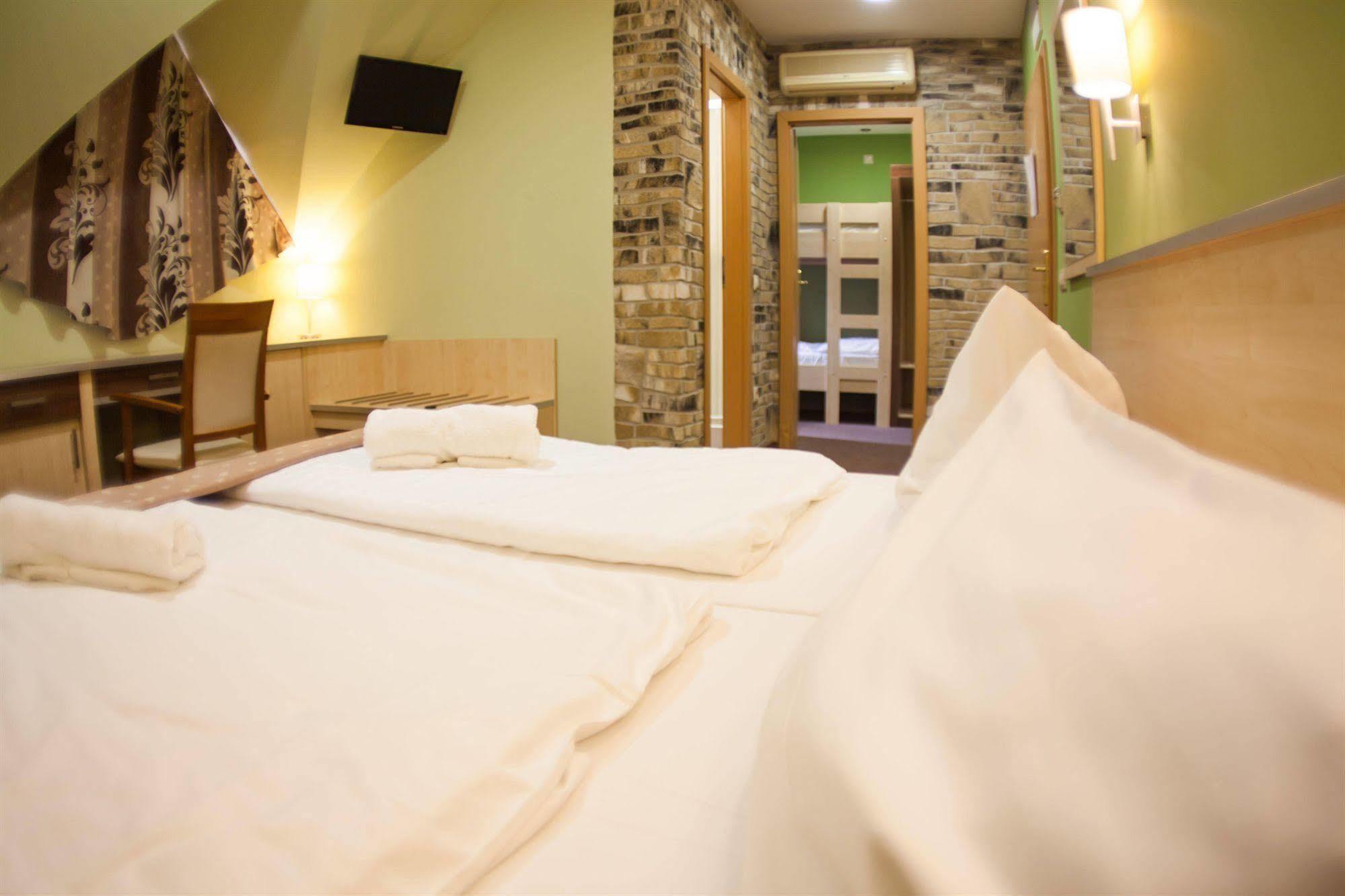 Hotel Vineyard Inn - Szoloskert Nagykanizsa Exteriör bild