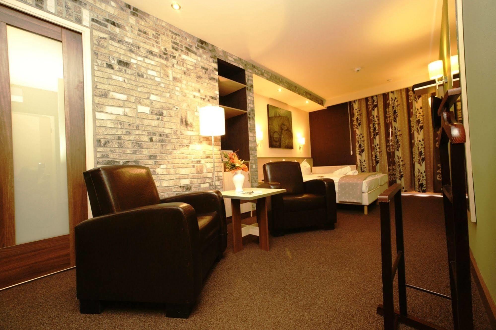 Hotel Vineyard Inn - Szoloskert Nagykanizsa Exteriör bild